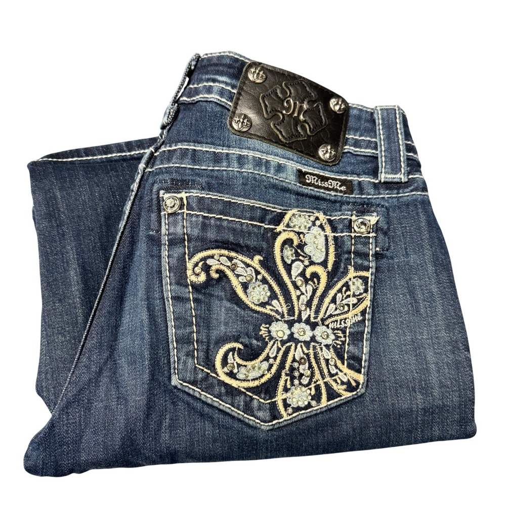 Miss Me Jeans Boyfriend Capri Womens 25 (29x25 ACTUAL) Fleur-de-Lis Embellished